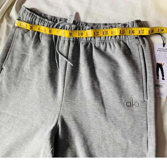 Alo Yoga Accolade Sweatpants jogger, chromed Alo logo (original piece - Picture 6 of 17